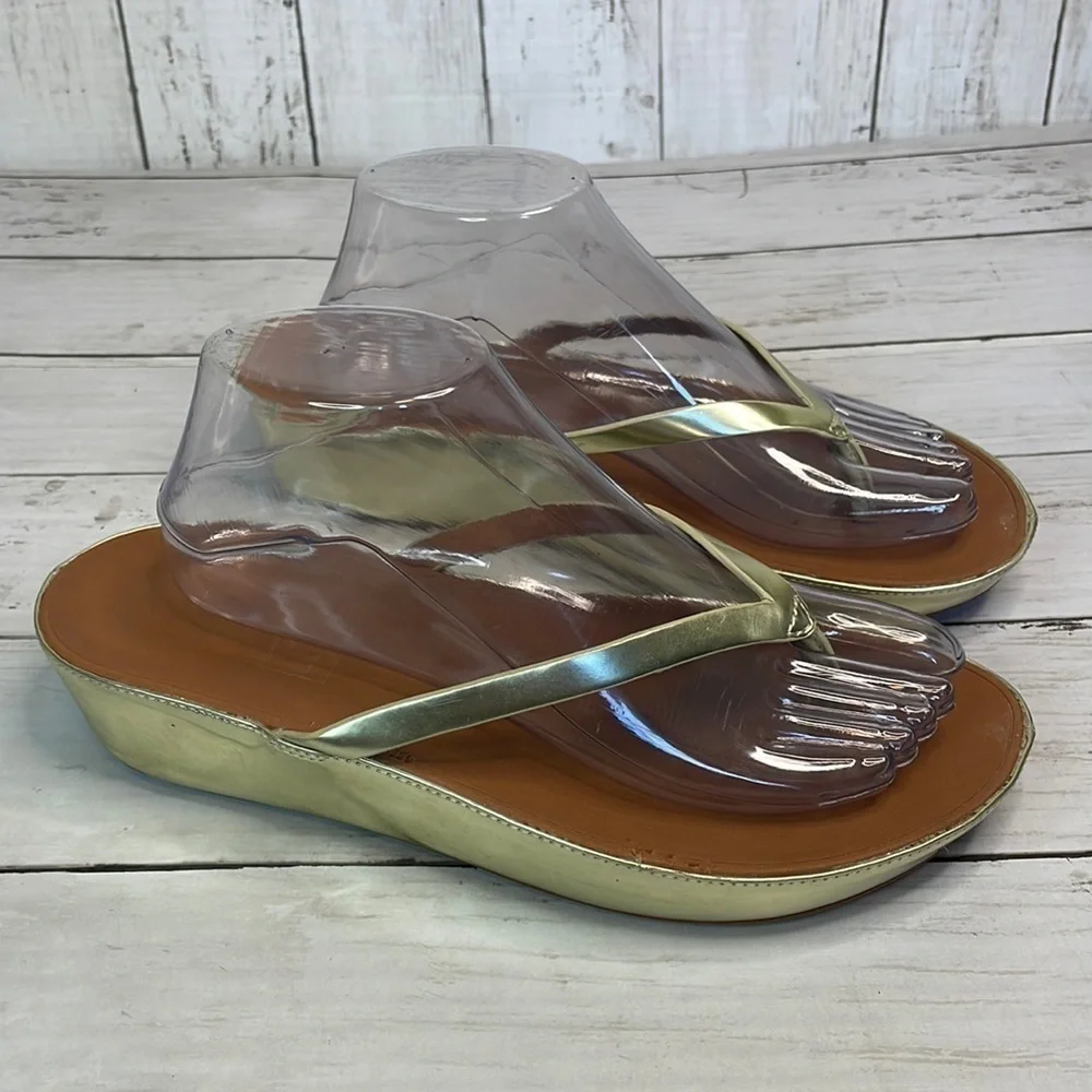 Fitflop Gold Leather Wedge Thong Sandal - Picture 3 of 14